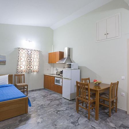 Remvi Hotel - Apartments Stoúpa Eksteriør bilde